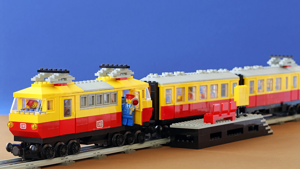 Lot - LEGO 7740 ELECTRIC INTER-CITY TRAIN SET, 12 VOLTS